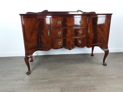 Lot 235 - MAHOGANY DINING SUITE