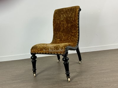 Lot 737 - VICTORIAN NURSING CHAIR