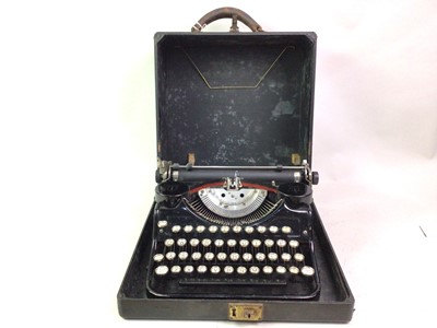 Lot 257 - UNDERWOOD, PORTABLE TYPEWRITER