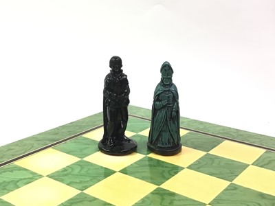 Lot 38 - FIGURAL CHESS SET