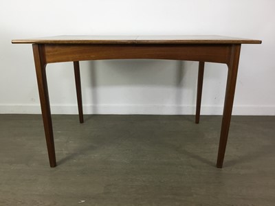 Lot 135 - MID CENTURY TEAK DINING TABLE