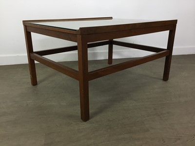 Lot 133 - MID CENTURY TEAK COFFEE TABLE