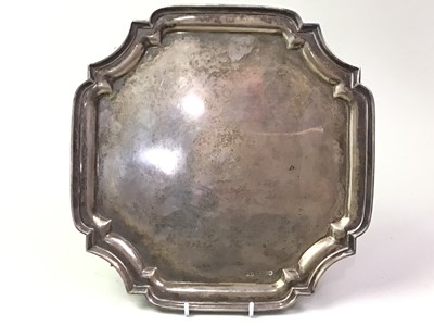 Lot 280 - ELIZABETH II SILVER SALVER