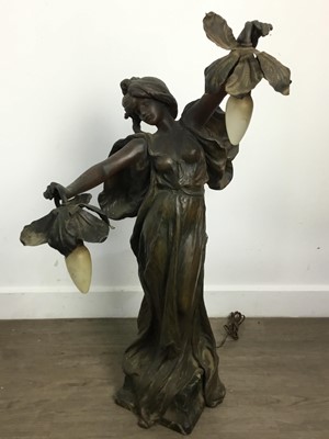 Lot 297 - ART NOUVEAU BRONZED SPELTER FIGURAL LAMP