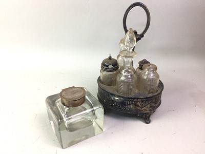 Lot 122 - GEORGE V SILVER MOUNTED GLASS INKWELL