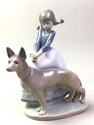 Lot 128 - LLADRO FIGURE GROUP