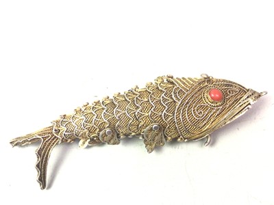 Lot 160 - FILIGREE SILVER GILT ARTICULATED FISH PILL BOX