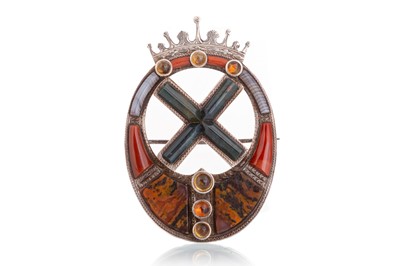 Lot 1131 - SCOTTISH AGATE AND GEM SET BROOCH