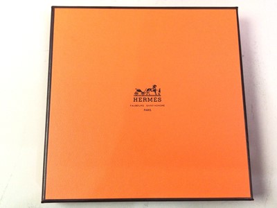 Lot 284 - HERMES ORANGE BOX