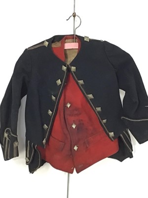 Lot 303 - GROUP OF MILITARY CLOTHING