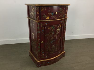 Lot 304 - CHINESE STYLE, CHINOISERIE BEDSIDE CABINET