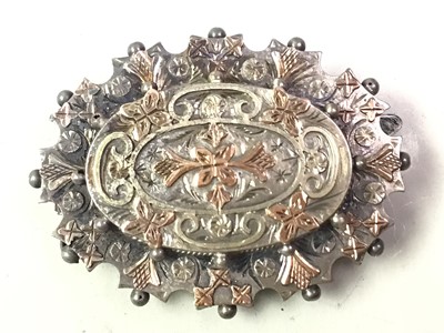 Lot 367 - VICTORIAN WHITE METAL MOURNING BROOCH
