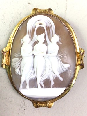 Lot 395 - YELLOW METAL CAMEO