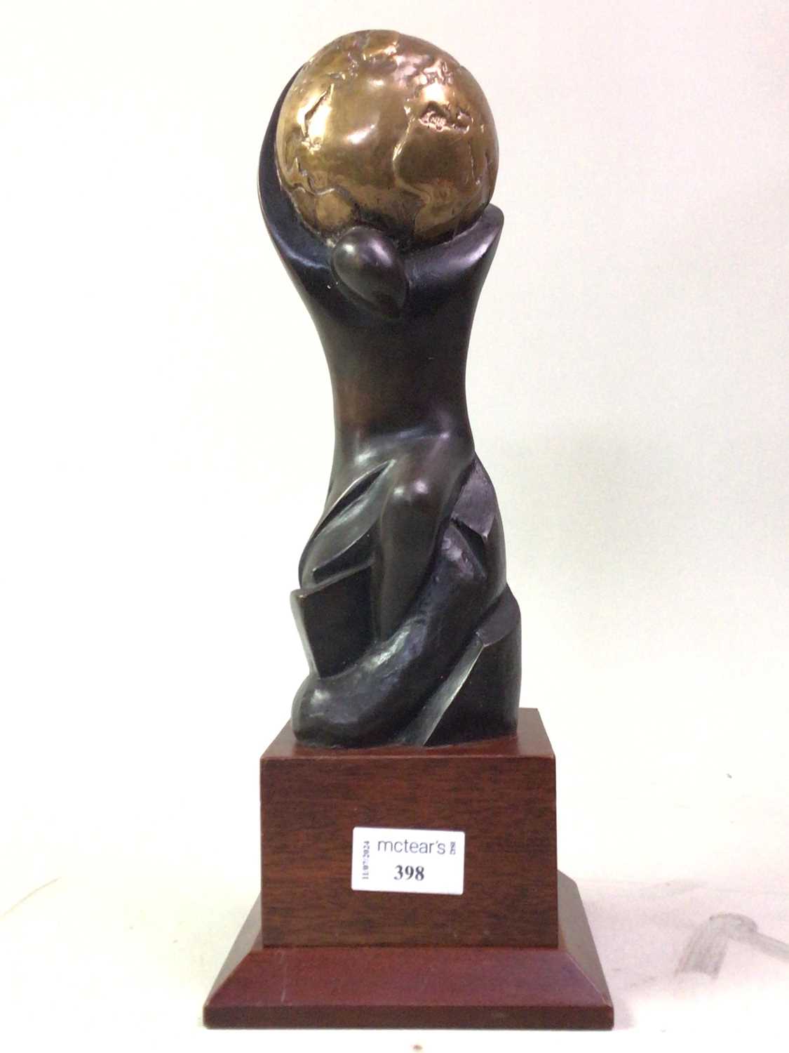 Lot 368 - WORLD TRAVEL AWARDS TROPHY