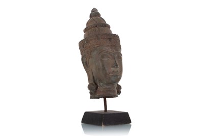 Lot 1520 - BURMESE FIGURAL BUST