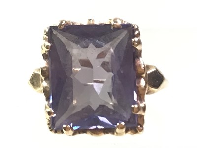 Lot 486 - GOLD AMETHYST DRESS RING