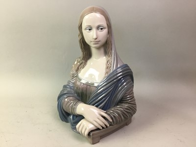 Lot 520 - LLADRO BUST