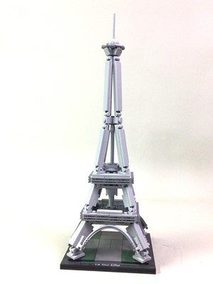 Lot 604 - LEGO 21019 ARCHITECTURE THE EIFFEL TOWER