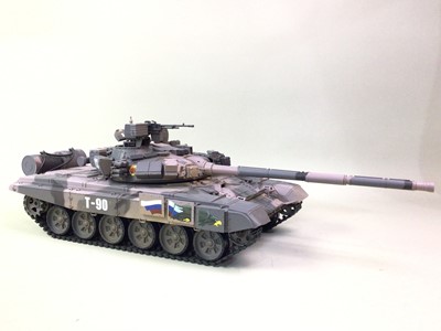 Lot 661 - RUSSIAN T-90 MODEL TANK