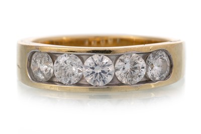 Lot 405 - DIAMOND FIVE STONE RING