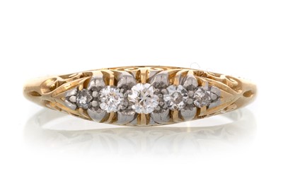 Lot 406 - DIAMOND FIVE STONE RING