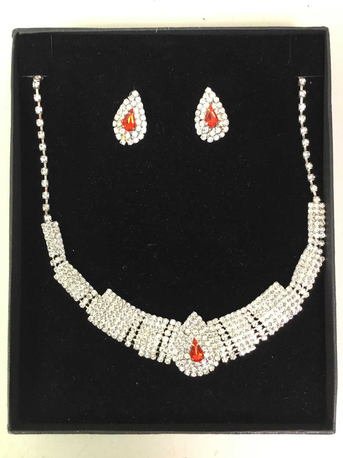 Lot 55 DESIGNER INSPIRED COSTUME JEWELLERY,