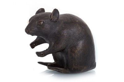 Lot 1526 - JAPANESE BRONZED METAL FIGURE OF A RAT