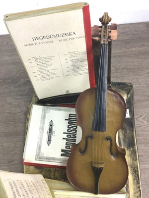 Lot 41 - RESIN MUSICAL SCULPTURE