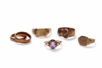 Lot 400 - SIX NINE CARAT GOLD RINGS including two signet...