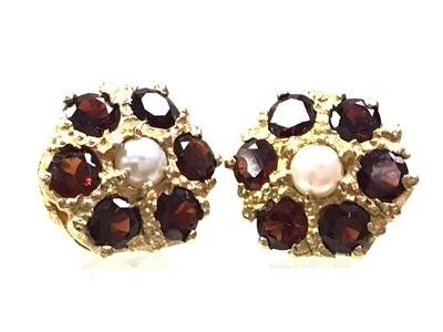 Lot 54 - PAIR OF GOLD GARNET AND SEED PEARL EARRINGS