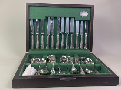 Lot 177 - CANTEEN OF DU BARRY PATTERN TABLE APPOINTMENTS