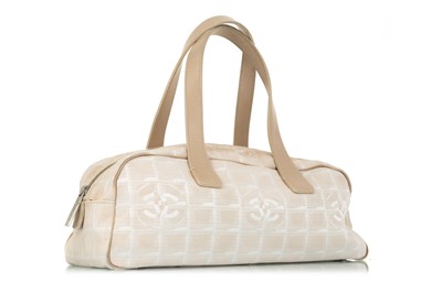 Lot 1219 - CHANEL BOWLER BAG