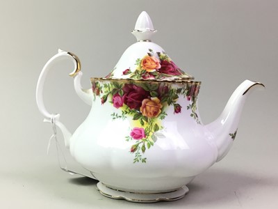 Lot 4 - ROYAL ALBERT PART TEA AND DINNER SERVICE