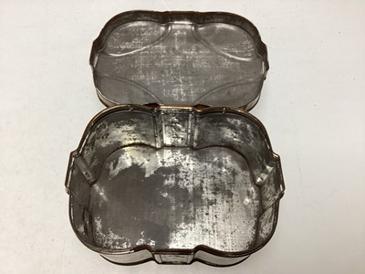 Lot 117 - WORLD BISCUIT TIN