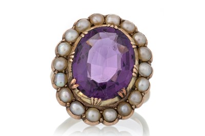 Lot 416 - AMETHYST AND SEED PEARL RING