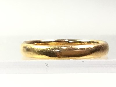 Lot 274 - TWENTY TWO CARAT GOLD WEDDING RING
