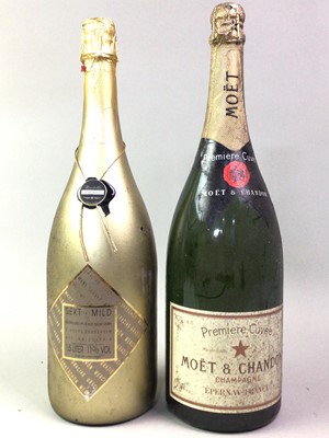 Lot 281 - TWO MAGNUMS OF SPARKLING WINE