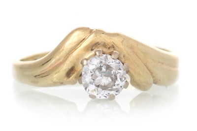 Lot 418 - DIAMOND SOLITAIRE RING