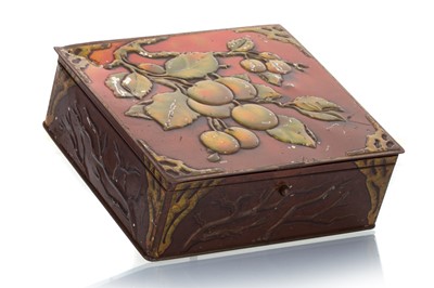 Lot 208 - APPLES BISCUIT TIN