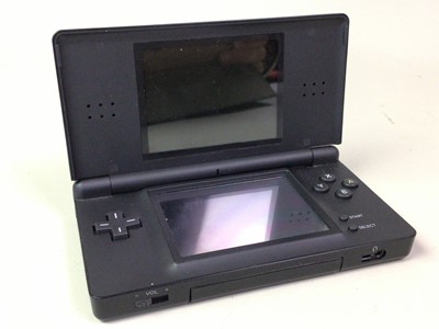 Lot 355 - NINTENDO DS LITE