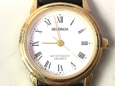 Lot 391 - GROUP OF WATCHES AND JEWELLERY