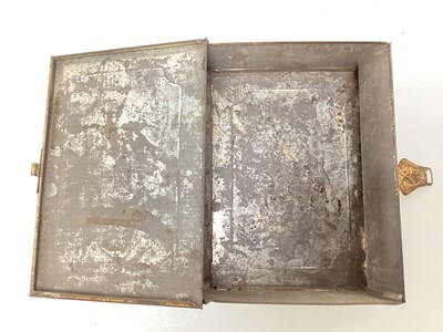 Lot 137 - MARY QUEEN OF SCOTS BISCUIT TIN