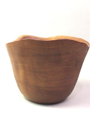 Lot 421 - COLLECTION OF WOODEN WARE