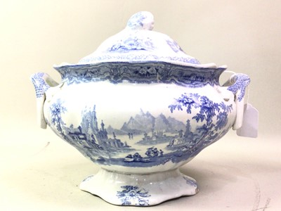 Lot 436 - GROUP OF CERAMICS