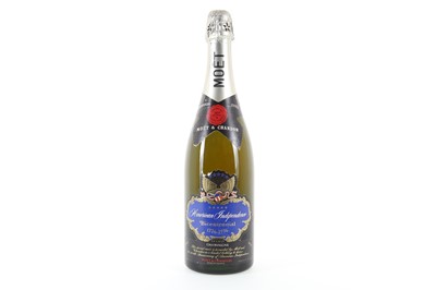 Lot 153 - MOET & CHANDON AMERICAN INDEPENDENCE 1776-1976 BICENTENNIAL