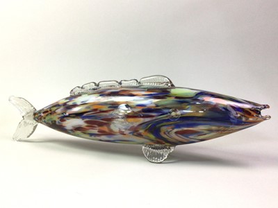 Lot 495 - GROUP OF FIVE MURANO STYLE GLASS FISH