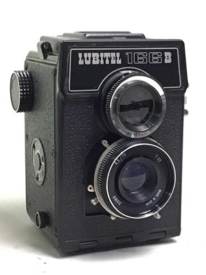 Lot 539 - THREE CAMERAS