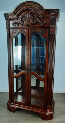 Lot 511 - PAIR OF REPRODUCTION MAHOGANY DISPLAY CABINETS