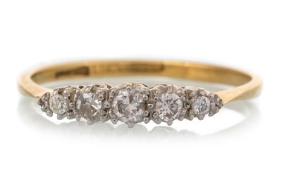 Lot 457 - DIAMOND FIVE STONE RING