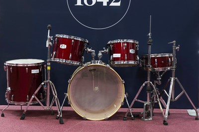 Lot 1000 - PEARL DRUM KIT